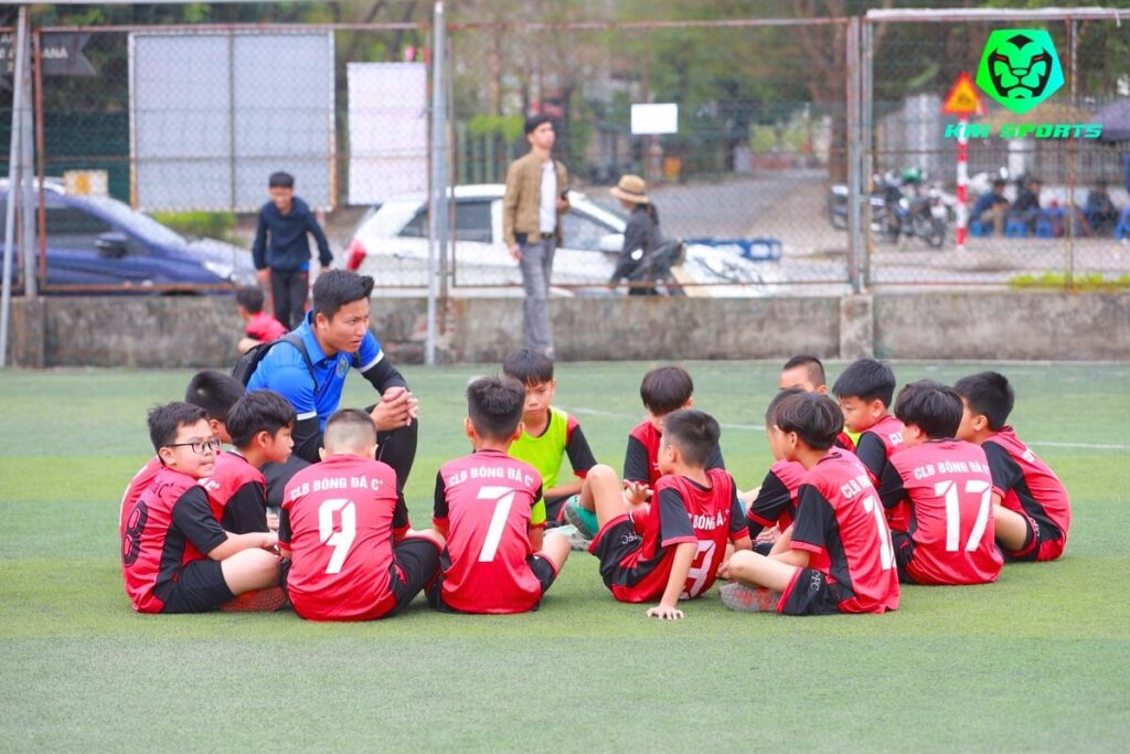 Lớp học bóng đá trẻ em tại Hà Nội